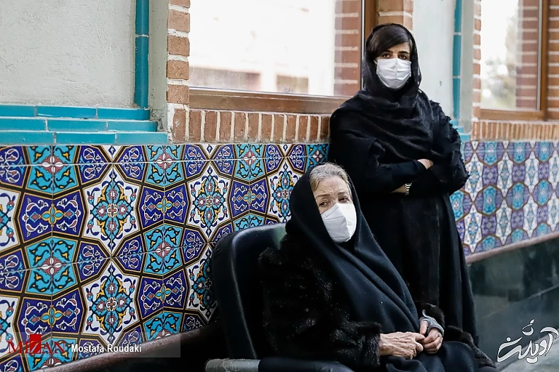 (تصاویر) همسر و فرزندان محمدرضا شجریان در مراسم وداع با پیکر استاد (تصاویر) همسر و فرزندان محمدرضا شجریان در مراسم وداع با پیکر استاد